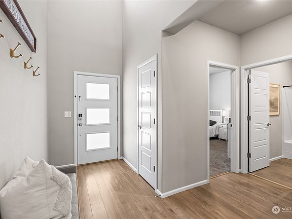 5th image of 14533 200th Avenue E