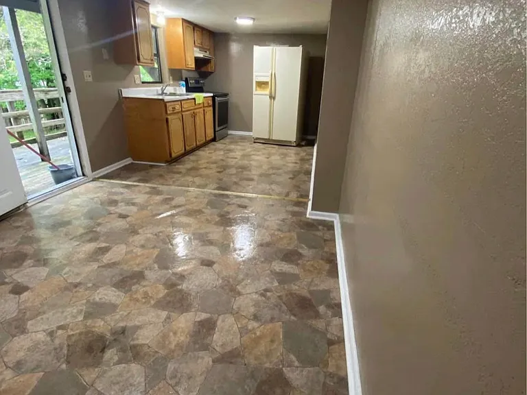 715 E Fort Towson Ave #3 — Photo 3