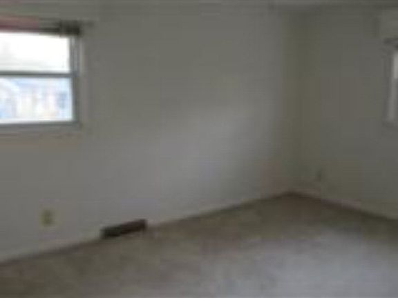 5th image of 110 Cumberland Dr