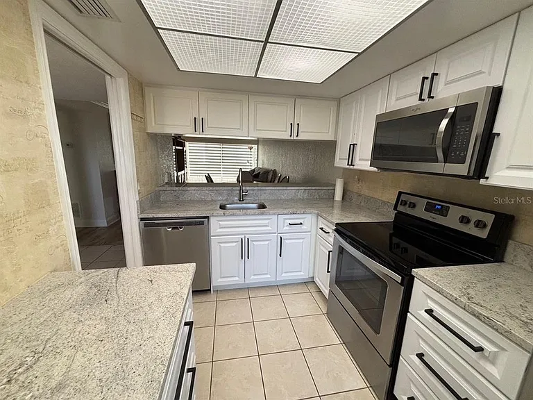 121 Island Way #331 — Photo 12