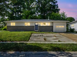 200 Francisca Dr, Florissant, MO 63031