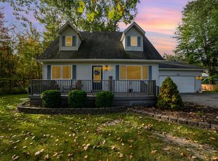 2672 E Bombay Rd, Midland, MI 48642