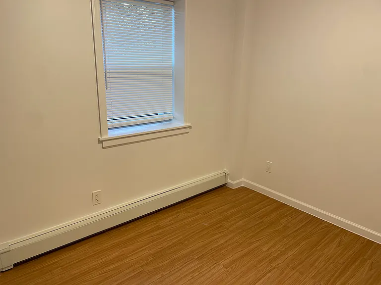 167 Glen Cove Ave #2H — Photo 3