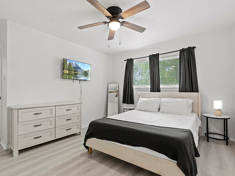 604 Lochnell Dr — Photo 11