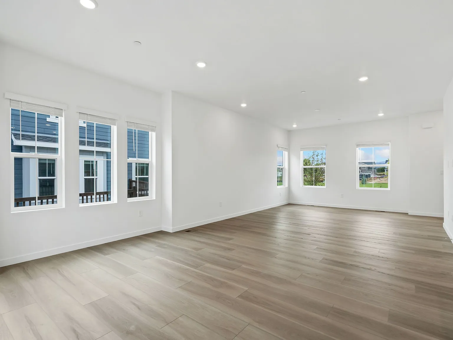 3 bed, 2.5 bath, 1474 sqft, $2,495 — Photo 3