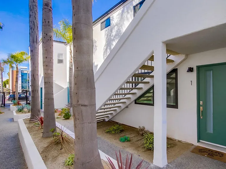 Beautifully Renovated Property perfectly situated between North Park and Normal Heights! — Photo 34