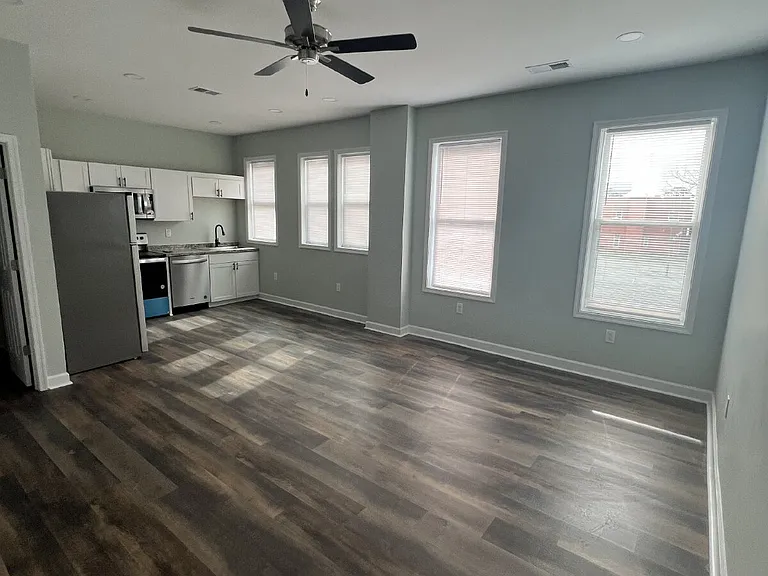 2711 Detroit St #4 — Photo 33