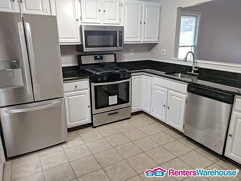422 Reading Ave — Photo 6