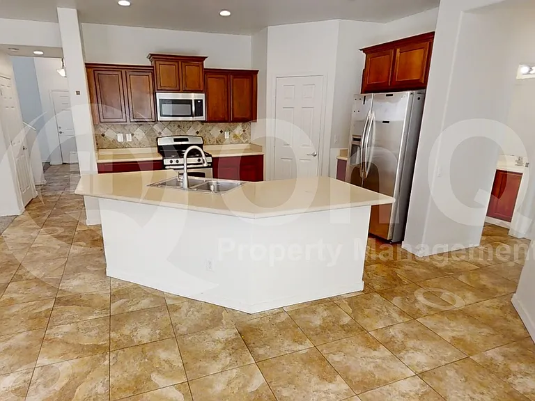 11053 E Silver Springs Ave — Photo 5