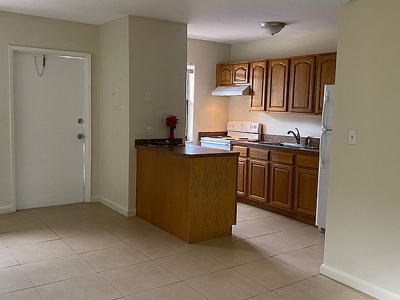 4th image of 116 NE 9th St #16237550