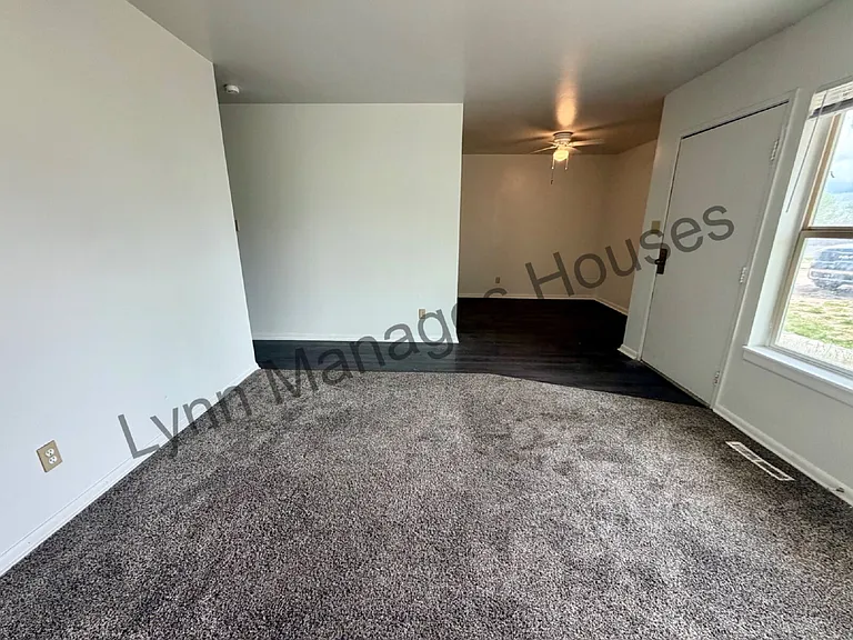 611 W 5th St — Photo 12