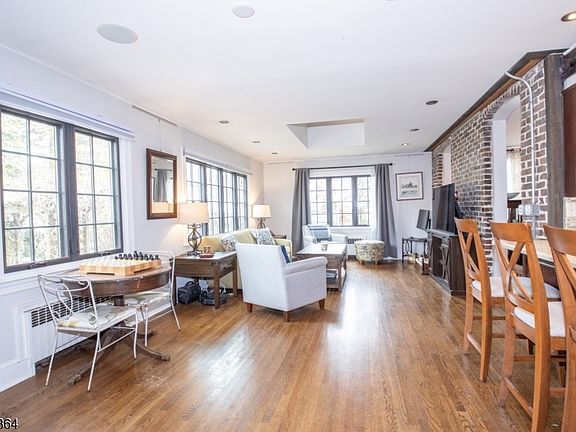 5th image of 2 Harding Ter