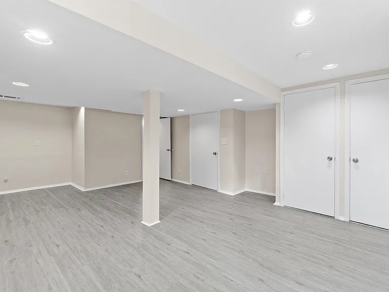 178 W 33rd St #1 — Photo 24