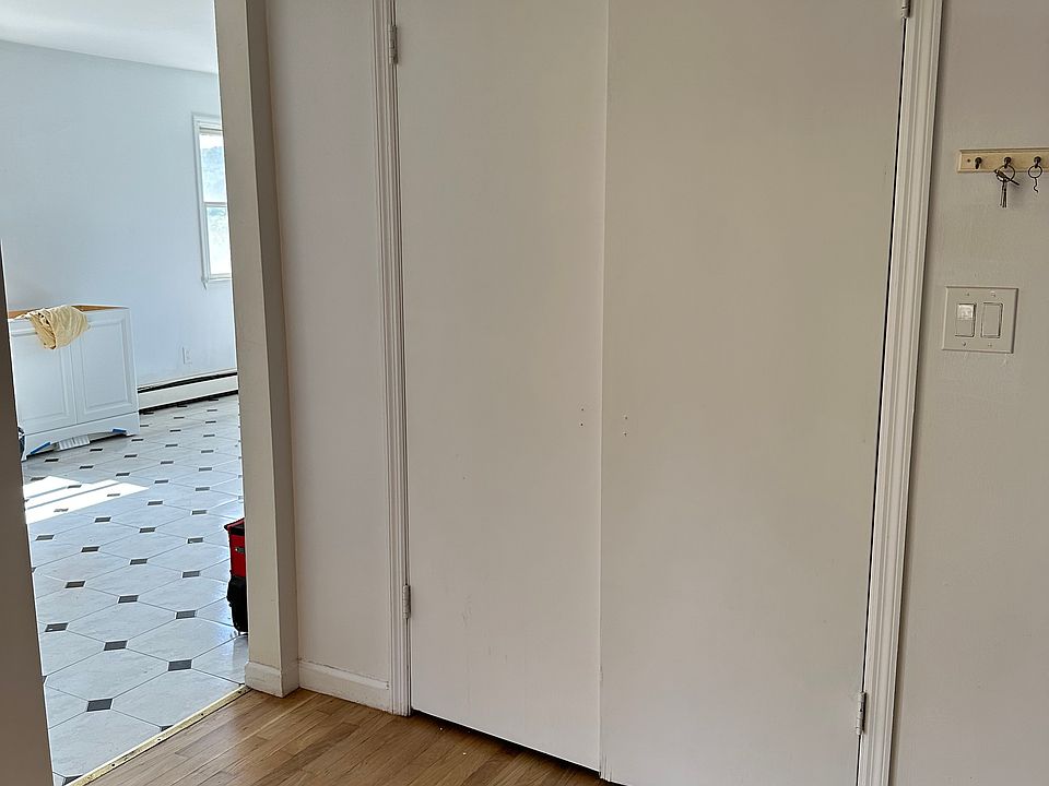 1st image of 157 Bennett Ave