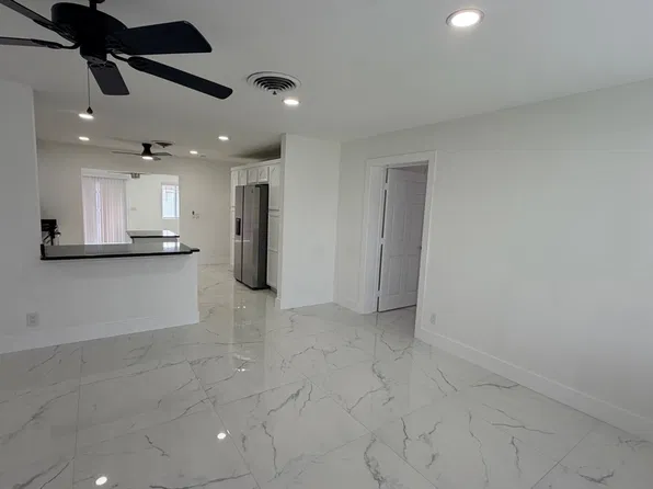3352 Taconic Dr, West Palm Beach, FL 33406