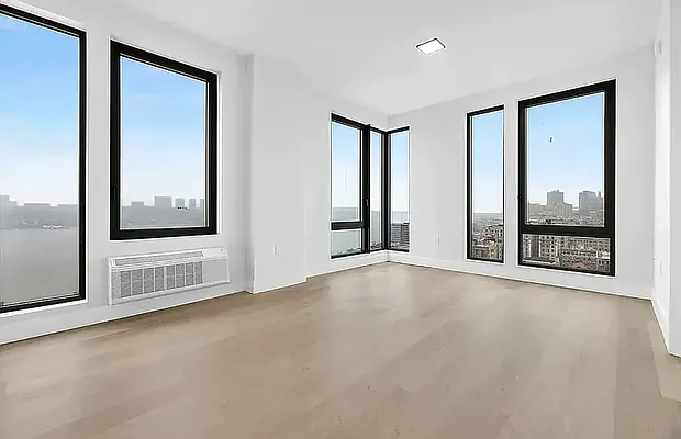 Rented by REAL New York | media 21