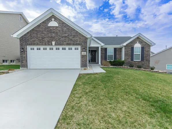 820 Hazy Hills Dr, Lake Saint Louis, MO 63367