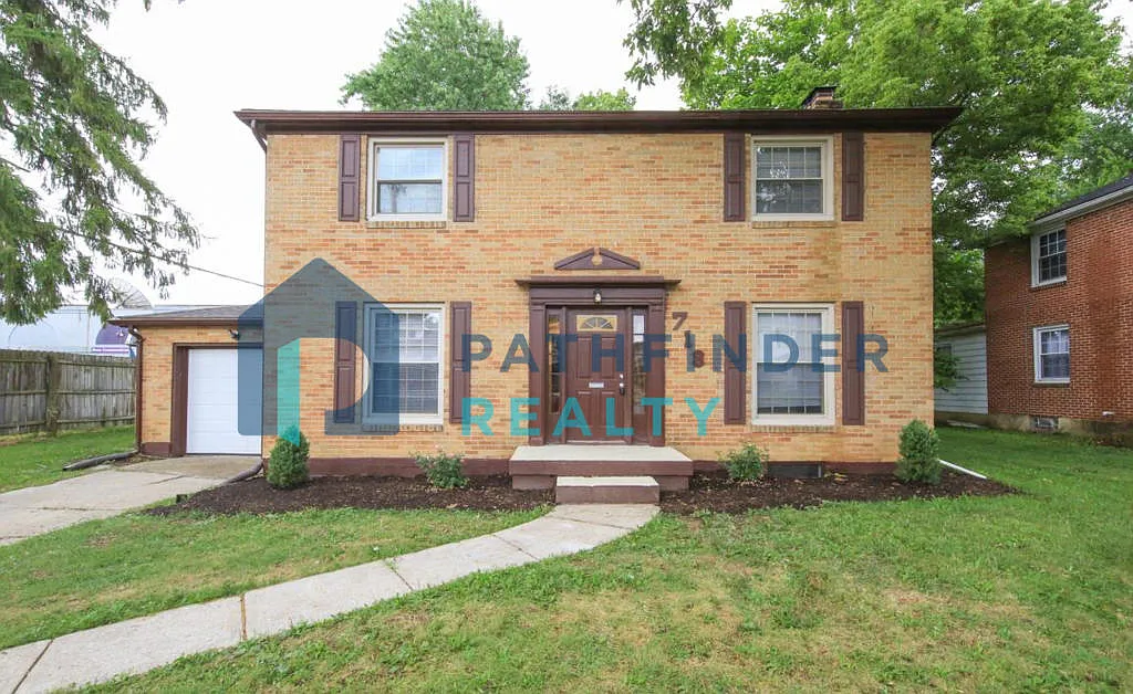 3 bed, 1.5 bath, 1600 sqft, $1,350 — Photo 1