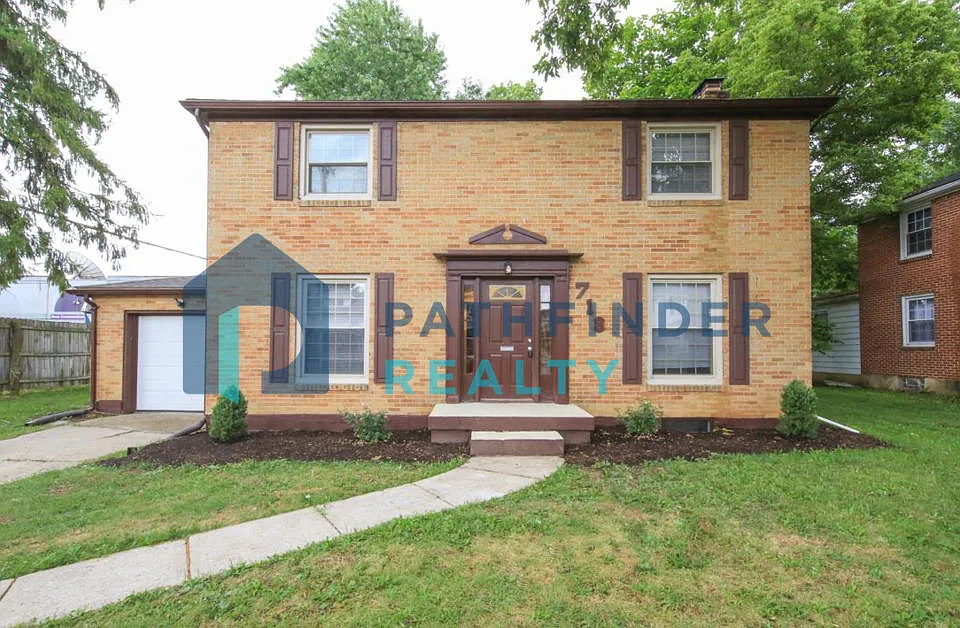 718 W Hillcrest Ave