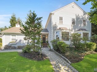 1 Connor Dr, Englewood Cliffs, NJ