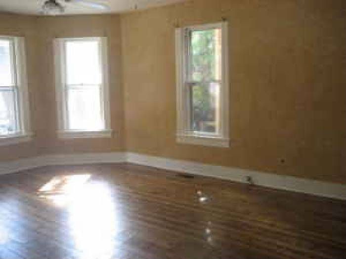 2nd image of 1147 Manitou Ave