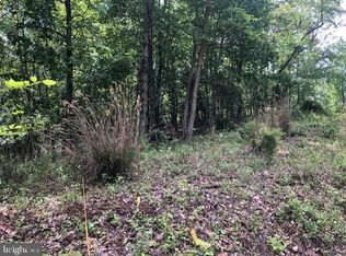 1 Jones Spring West Rd, Hedgesville, WV 25427