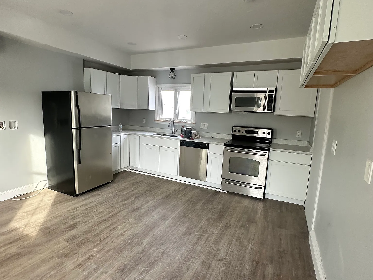 121 Bay St — Photo 1