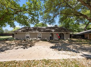 3911 Shady Valley Dr, Arlington, TX 76013