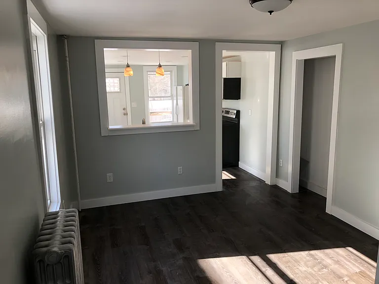 237 Locust St — Photo 5