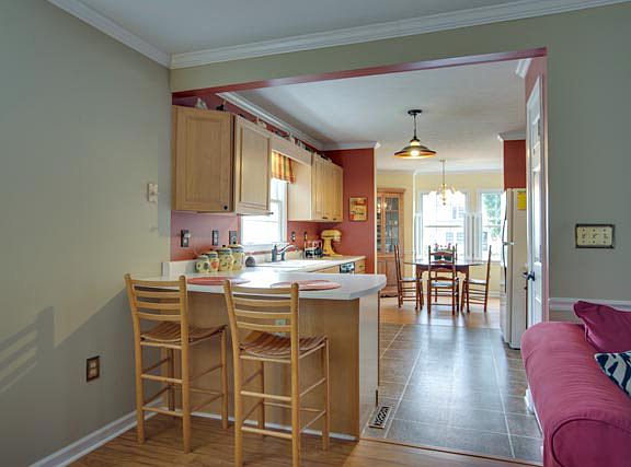 3rd image of 1010 Sherwood Ct