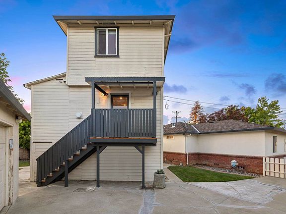5th image of 1065 Lovoi Way