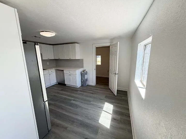 352 W Roosevelt Ave — Photo 10