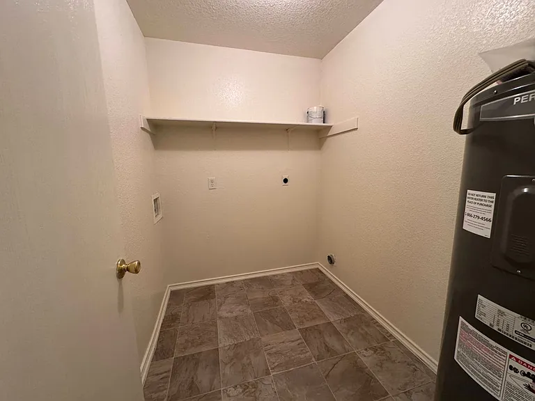 4508 Mattie Dr — Photo 7
