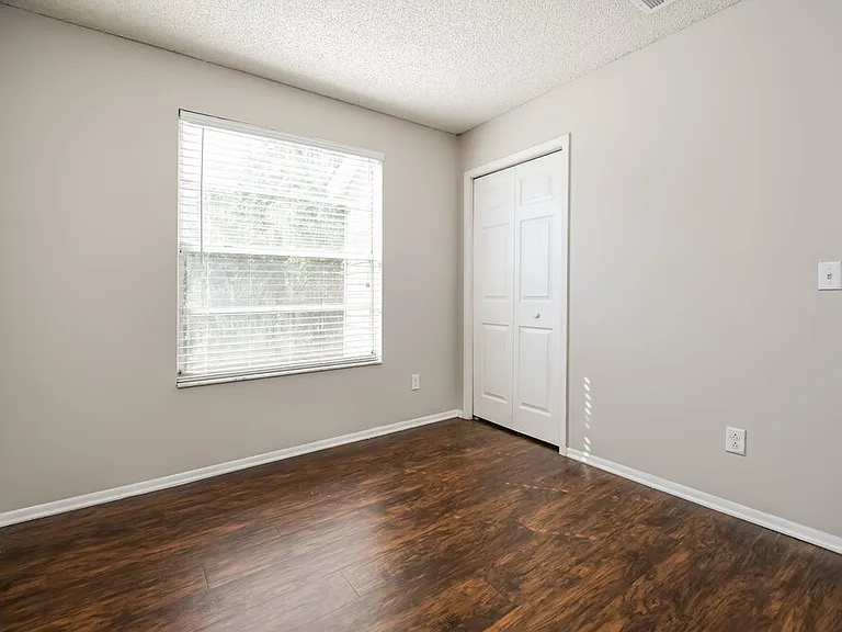 7663 Sapphire Ln — Photo 14