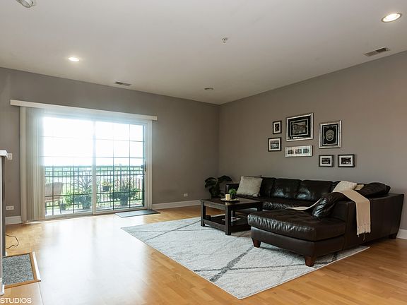 3rd image of 4953 Oakton St Unit 609
