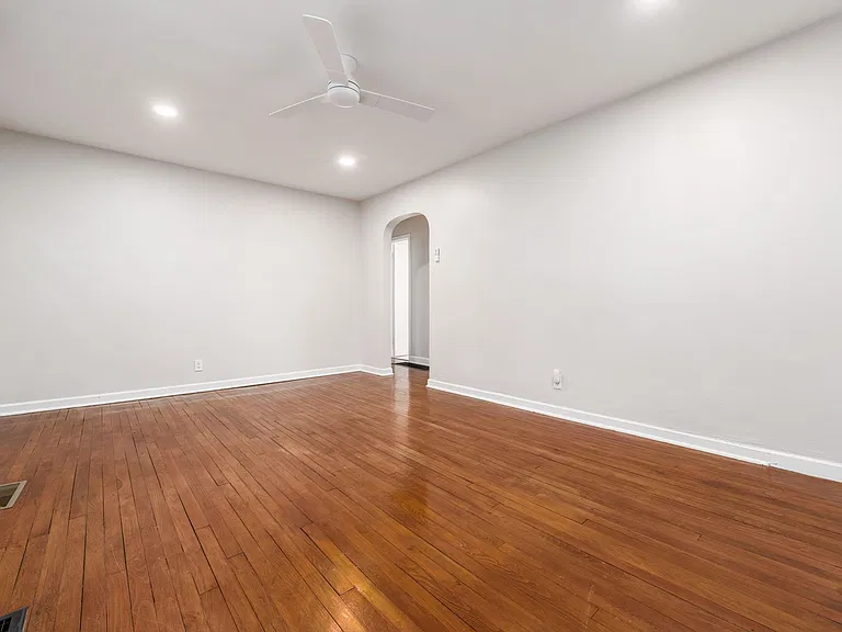 884 S Chesterfield Rd — Photo 10