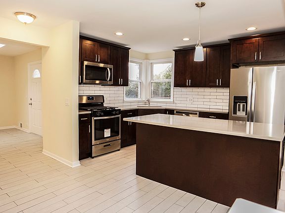 2nd image of 9249 Crescent Dr