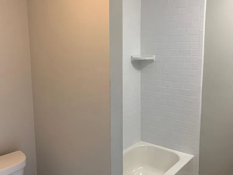 769 E Duffy St — Photo 16