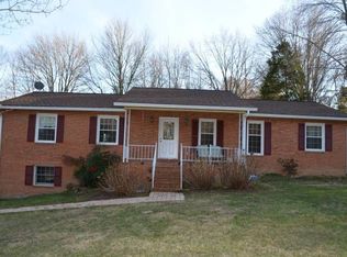 6497 Culver Dr, Warrenton, VA 20187