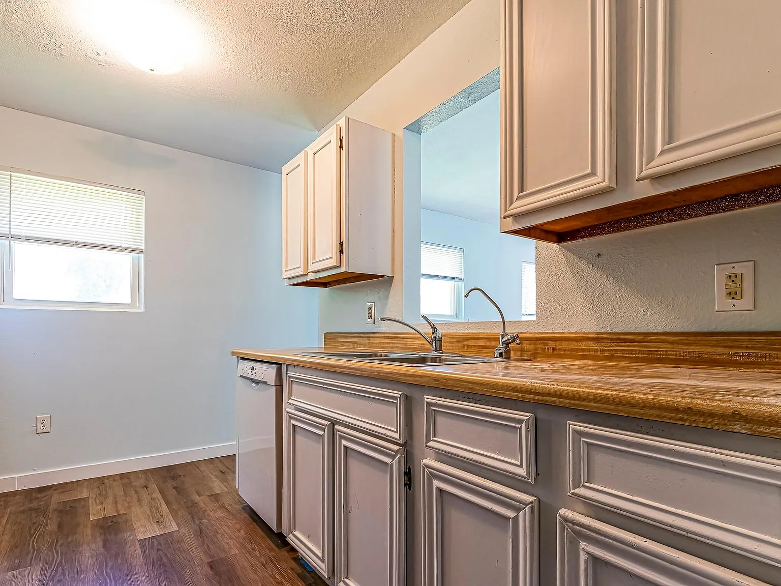2 bed, 1.0 bath, 1152 sqft, $1,400 — Photo 4