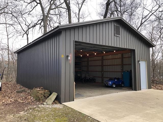 1st image of 17 Hiawatha Dr