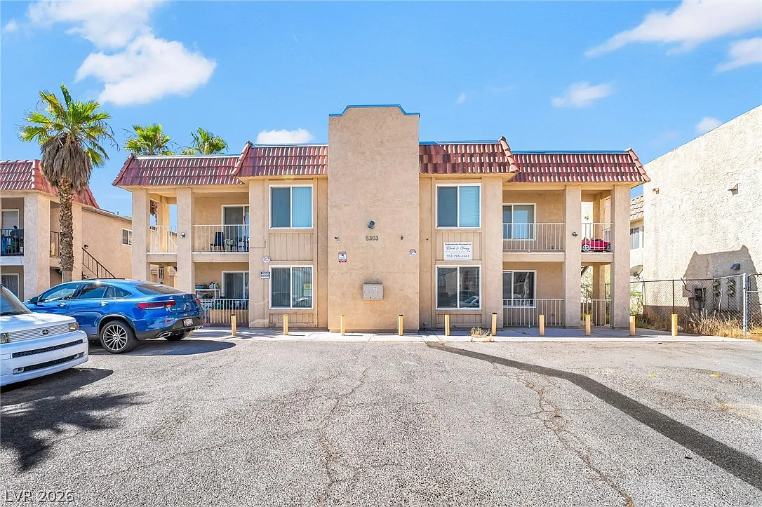 2 bed, 2.0 bath, 3716 sqft, $1,295 — Photo 4