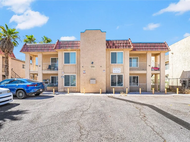 5303 Del Gado Dr #B — Photo 4
