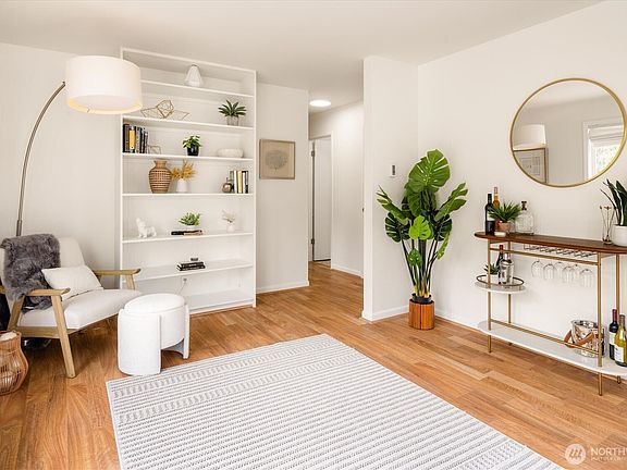 5th image of 2552 14th Avenue W #403