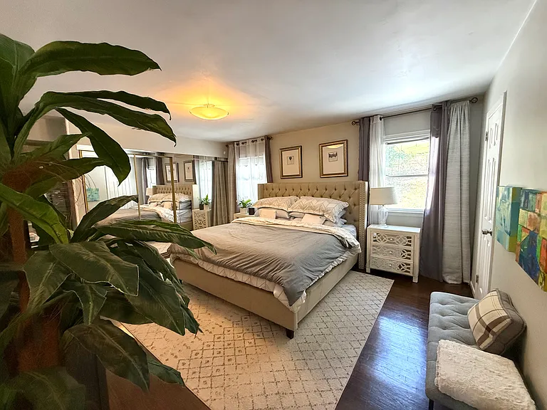 1087 Pleasant Valley Way — Photo 12