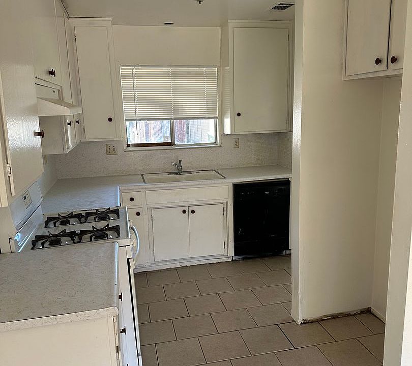 1st image of 2200 San Blas Ct APT B