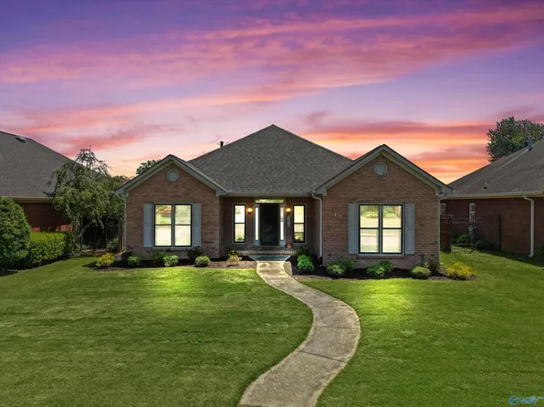 1010 Brookshire Ln SE, Decatur, AL 35601