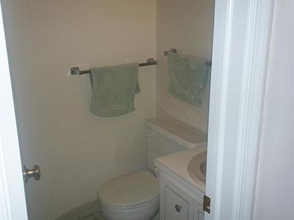 5th image of 2200 NE 66th St APT 1427
