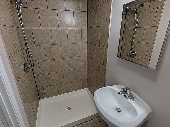 2nd image of 6801 Gough St
