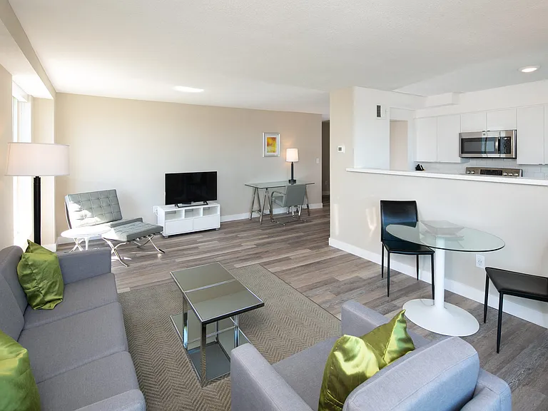 1000 Chestnut Street Apartments — Photo 12